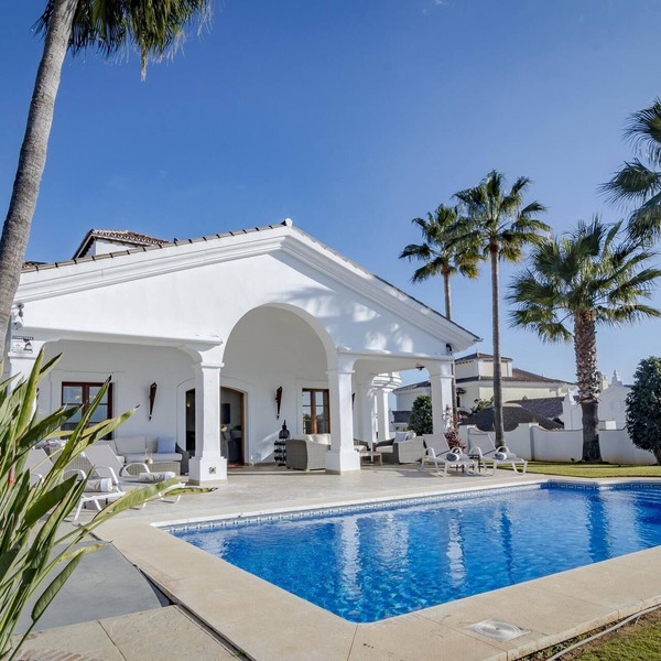 Luxury Villa Stunning Views in South West. With a lovely pool!