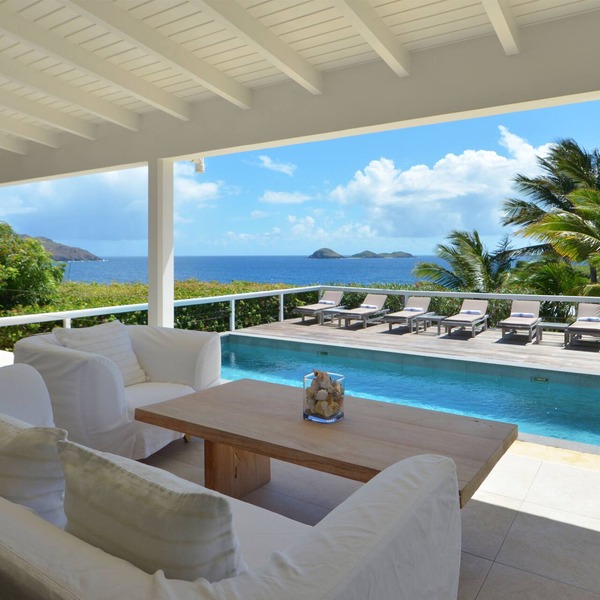 Luxury villa with magnificent sea view