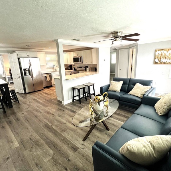 Luxury Waterfront 3-Bedroom Boaters Retreat