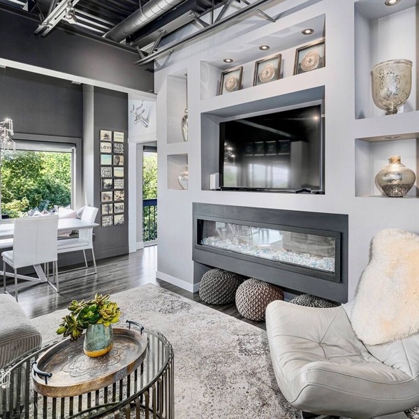 Luxury Waterfront - Downtown Kelowna!