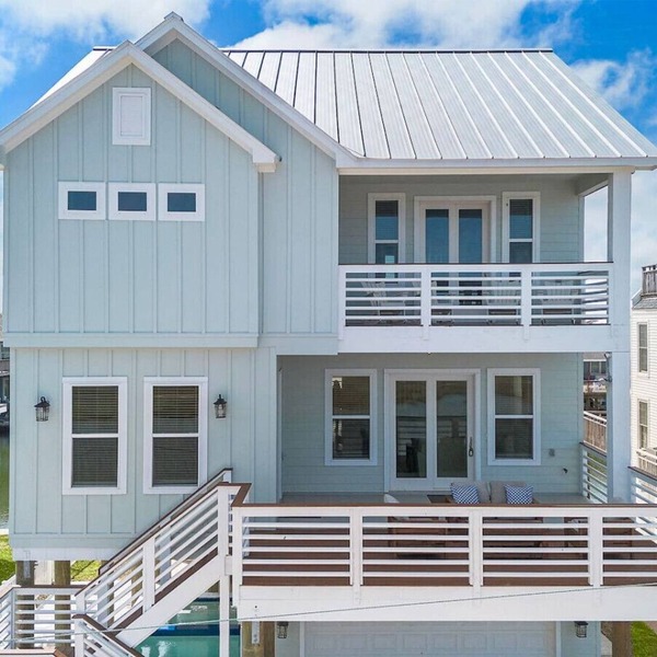 Luxury Waterfront Getaway with Pool + Boat Access