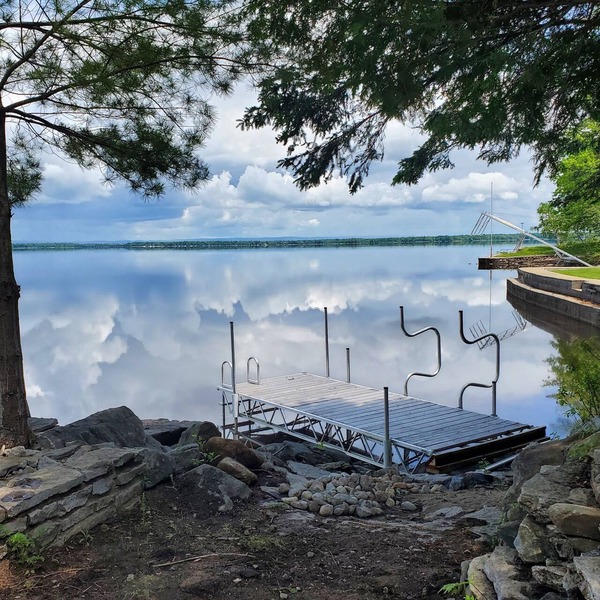 Luxury Waterfront - quiet, walking trails, great water.