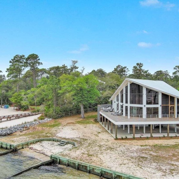 Luxury Waterfront Retreat | Designer Interior, Huge Deck & Private Boat Slip | BEACHBALL PROPERTIES