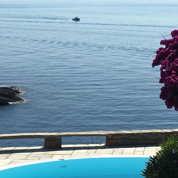 Luxury Waterfront Villa with Private Pool, few steps away from a secluded beach