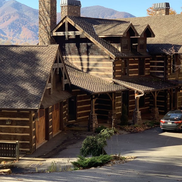Maggie Valley Golf Club Home, sleeps 20. Ski Area 5-10 min away!