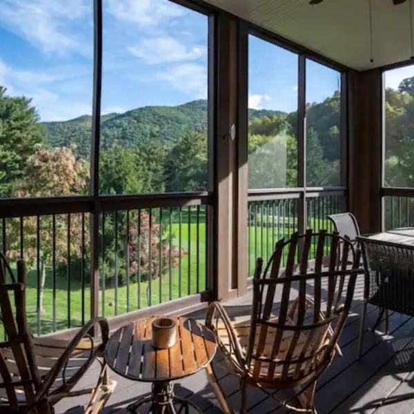 Maggie’s Hideaway - Mountain and Fairway view