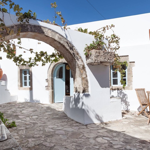 Magical centuries-old house sleep10