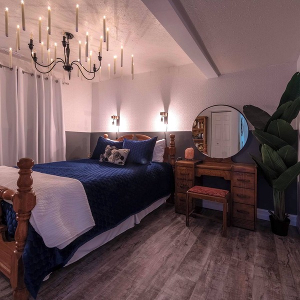 Magical Themed Decor! Pets Welcome! 3 Bedrooms