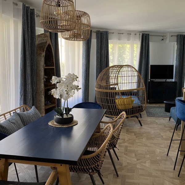 Magnificent 4* loft on the Canebière. Marseille, France. Air-conditioned. Autonomous arrival.