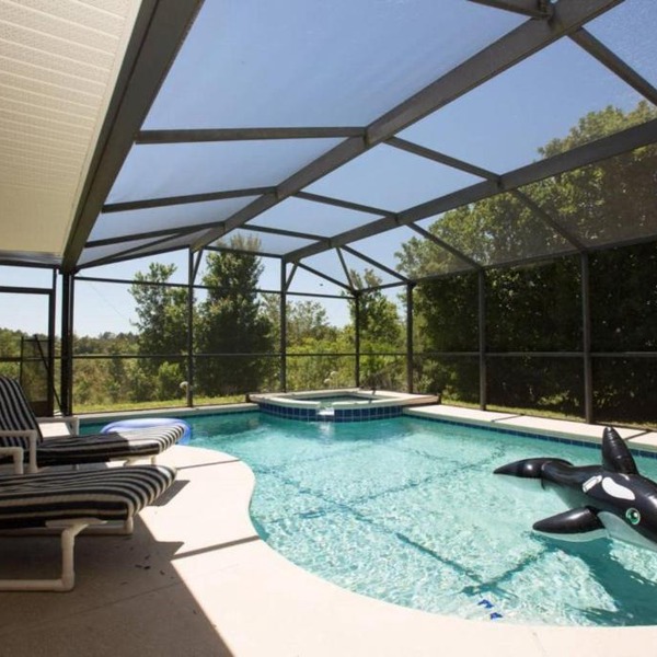 Magnificent 5 bed Villa - south facing pool and spa