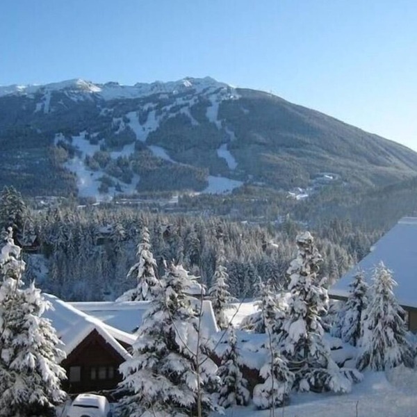 Magnificent Large 4.5 Bedroom Chalet with Spectacular Views SLEEPS 12