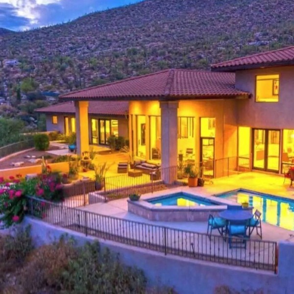 MAGNIFICENT MOUNTAINSIDE ESTATE W/STUNNING VIEWS!