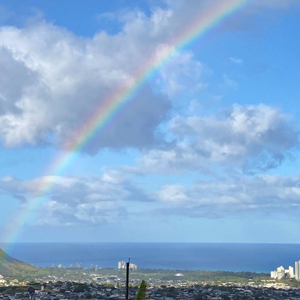 Magnificent views, spacious and breezy, affordable 3-bedroom home in Paradise