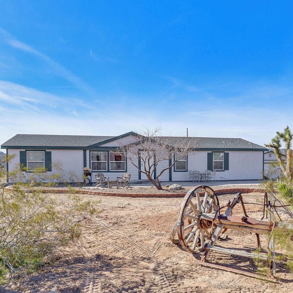 Magnolia Manor House: Desert Escape, Mtn Views