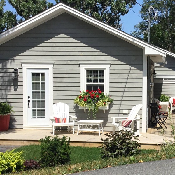 Mahone Bay Hide-Away