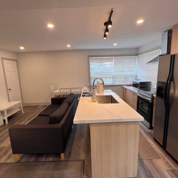 Main Lilac private-unit 10-min to Airport