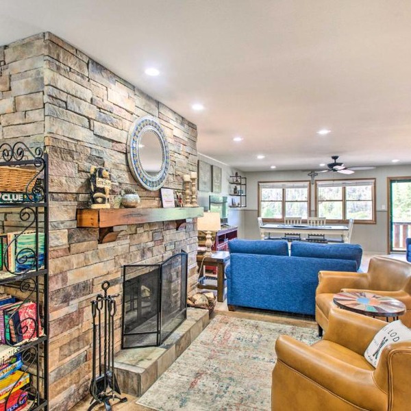 Main St Red River Ski Condo w/Mountain View!