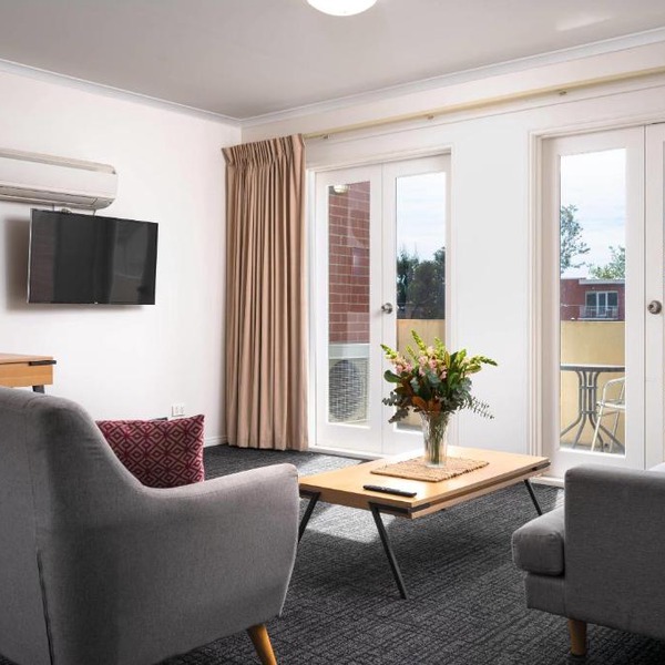 MainStay Suites Kew