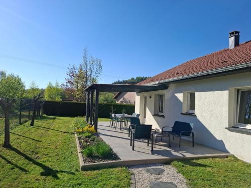 Maison de camp. plain-pied avec jardin, 2 chambres, terrasse couverte, proche Gérardmer et Saint-Dié - FR-1-589-386