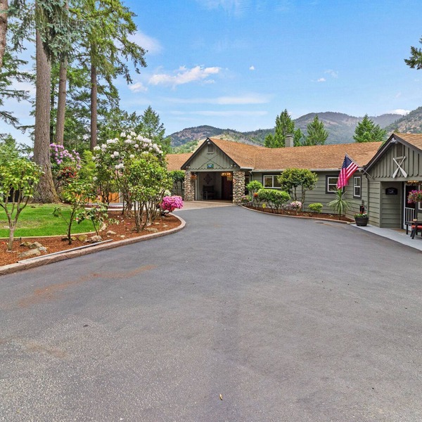 Majestic 2.4 Acre Estate on The Rogue River