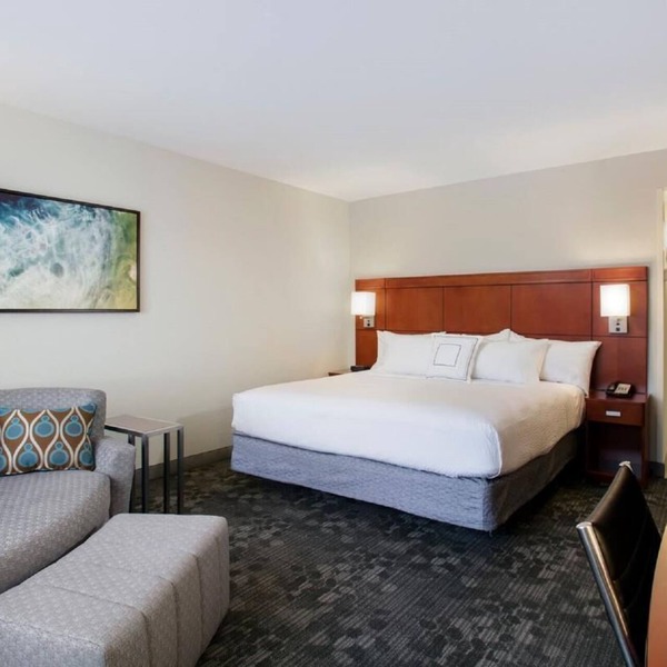 Make Your Trip More Enjoyable! Indoor Pool, Free Parking, Pets Are Welcome!