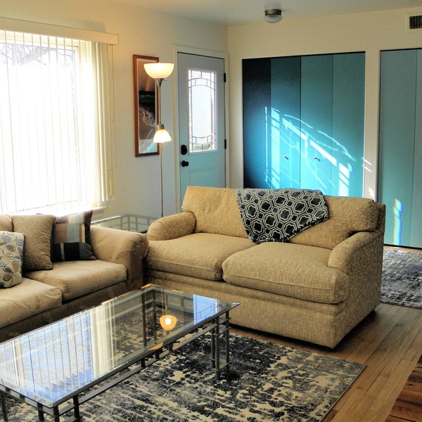 Make yourself at home in this cute and bright apt!