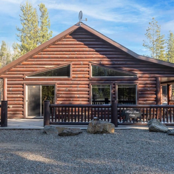 Mama Bear Cabin Rental - Pet Friendly!