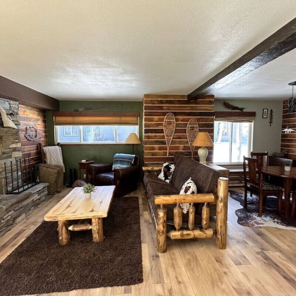 Mammoth Manor at Snow Creek