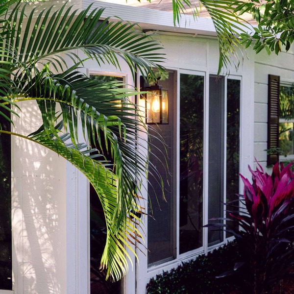 Mango Tree Cottage on a bike trail