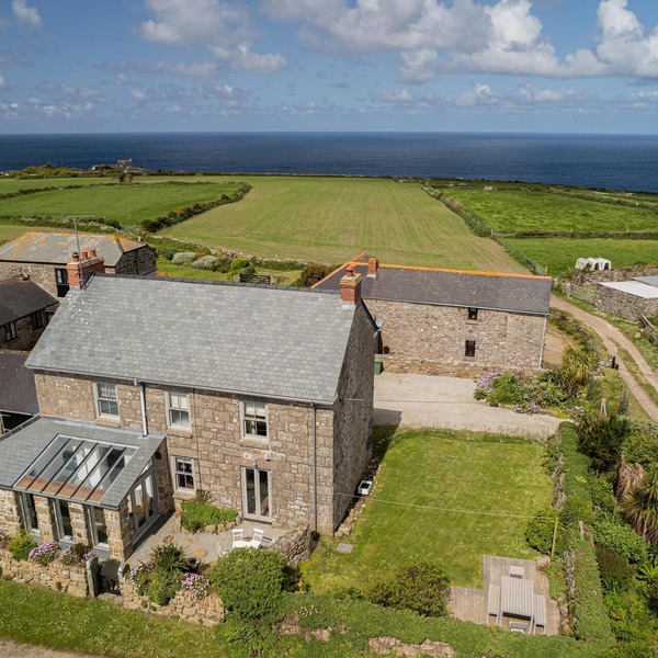 Manor Farm - gorgeous farmhouse with sea views, near Sennen & Gwenver beaches