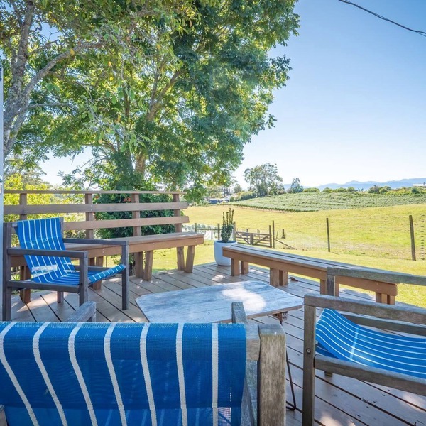 Maple Durham Cottage close to Mapua Village with rural views and cottage garden
