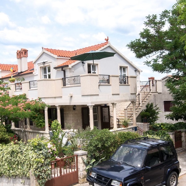 Mare Apt. 3 "Two balconies + loggia with garden view"