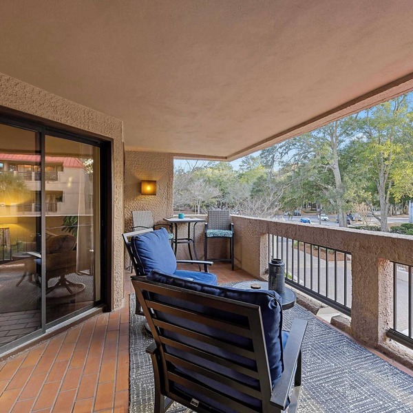 Marina View Retreat at Shelter Cove Walk to Dining & Shops
