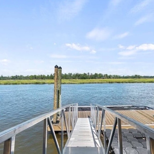 Marsh Mellow House – Peaceful Retreat w/Shared Dock & Stunning Marsh Views