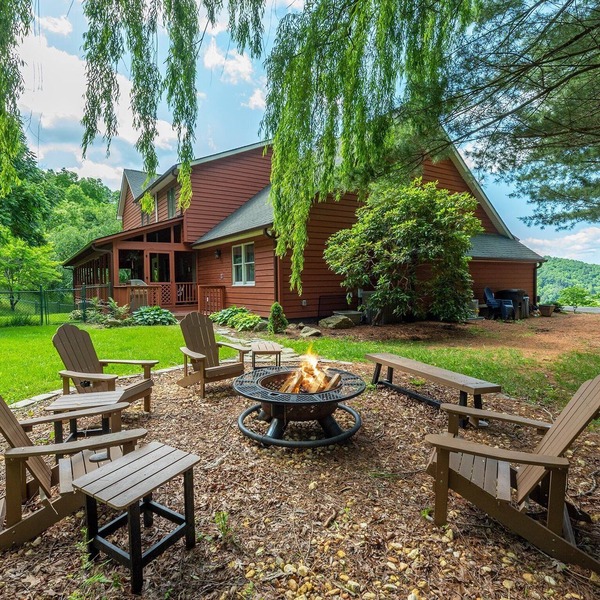 Marshall Skyline Retreat: Blue Ridge Mountain Home | Hot Tub | Game Room