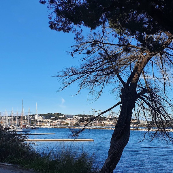 Martigues, superb studio (2)opposite the Etang de Berre