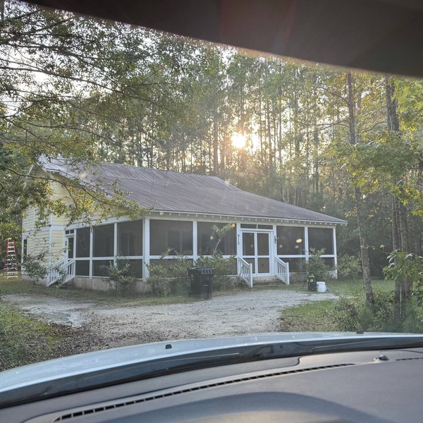Marvelous 3-bedroom house with AC in charming Hardeeville, central to EVERYTHING
