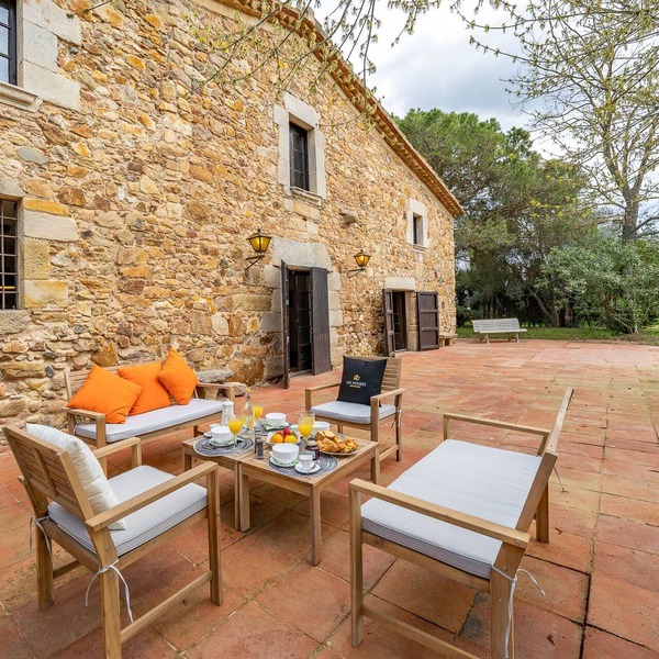 Masia Marco | Pool BBQ Air Conditioning Stunning Garden Ideal for Large Groups