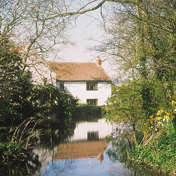 Maxmills Cottage - E1852