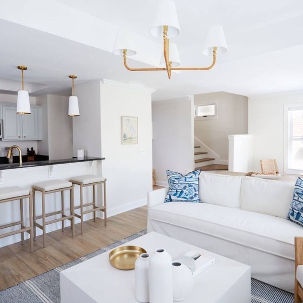 May River Breeze! 3-story townhouse in Old Town's Promenade