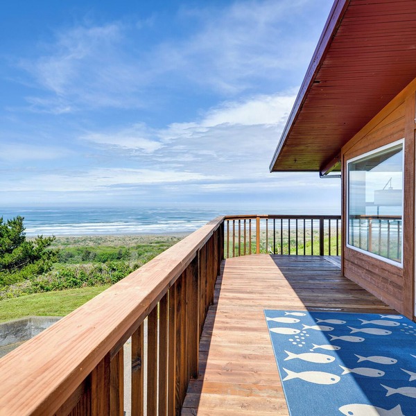 Mckinleyville Getaway w/Hot Tub & Ocean Views!