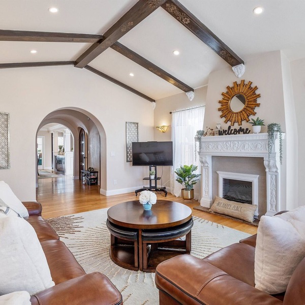 Mediterranean Charm Nr Beach/Shopping/EZ Parking