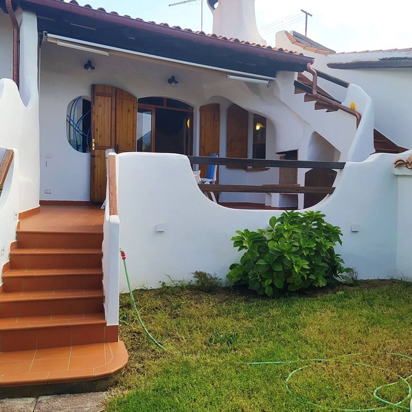 MEDITERRANEAN VILLA 400 m FROM THE SEA -