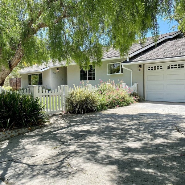 Mesa Family Home - In walking distance to beaches, parks, shops, and restaurants
