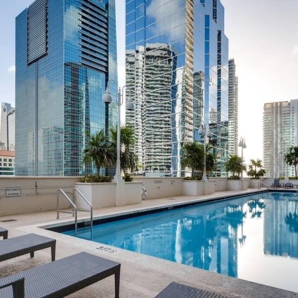 Mesmerizing Studio Brickell +Free Parking + Gym+Pool