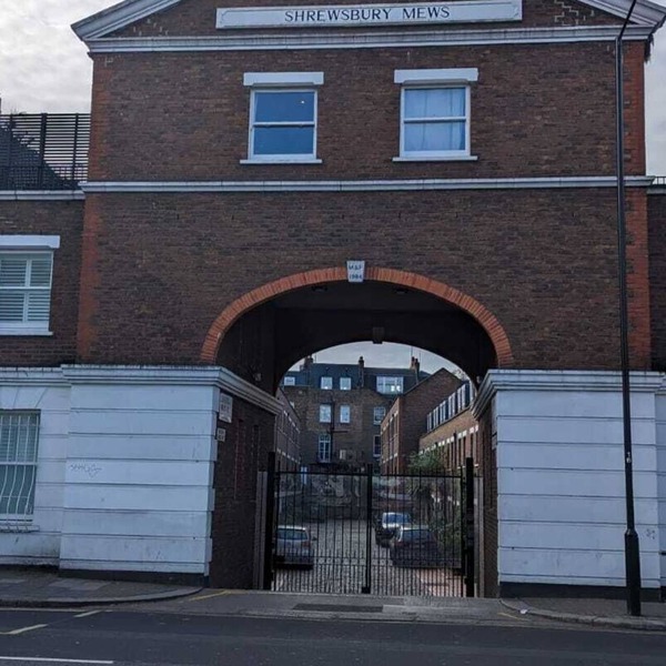 Mews House - Notting Hill Gate - 700 yards to Portobello Road