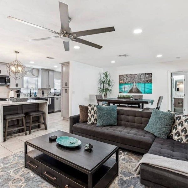 Miami Oasis: Spacious 4-Bedroom Home with Pool