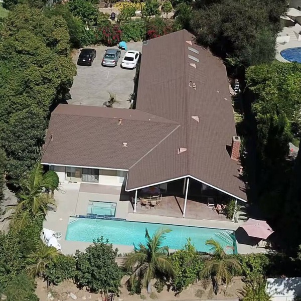 Mid Century House w/Pool on top of Private Dr.