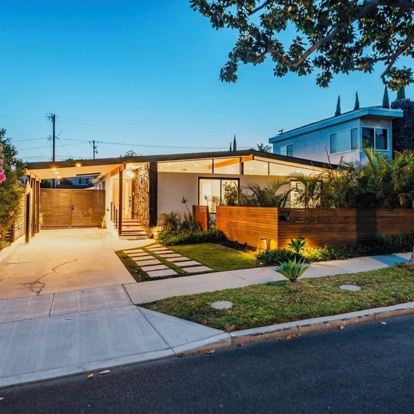 Mid Century Modern Beach Villa with Pool - Close to beaches, parks, Disneyland