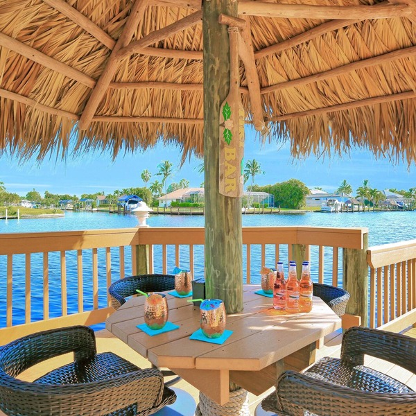 Million Dollar Pool/Spa Home in Upscale Yacht Club